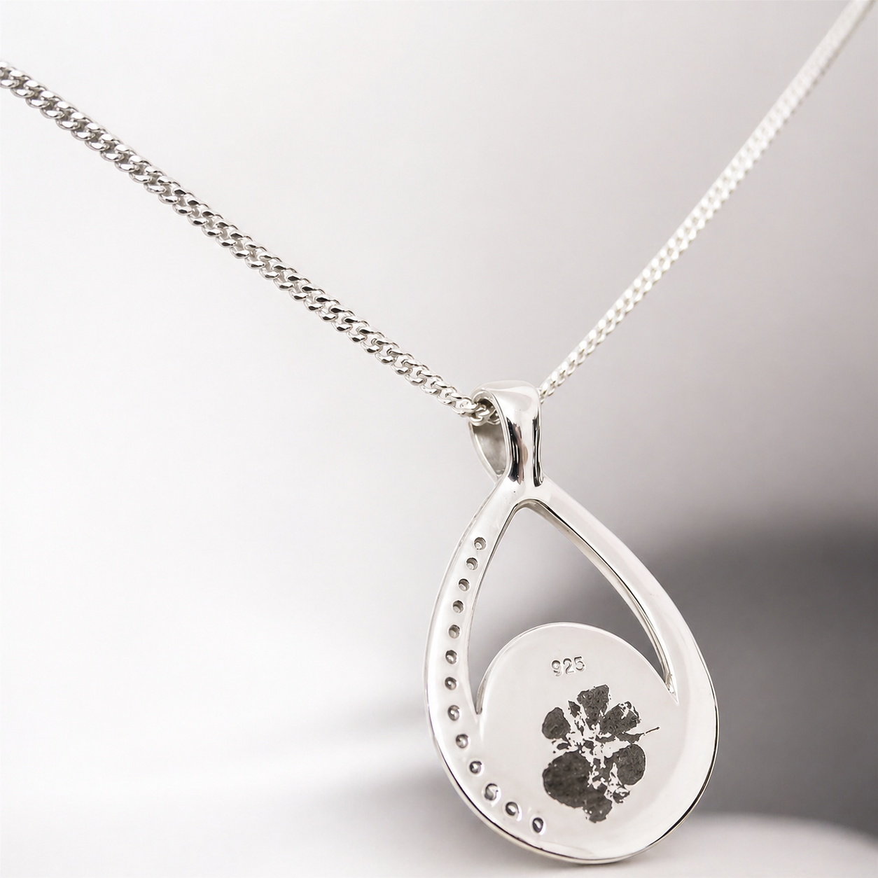 Evernear Drop Pendant